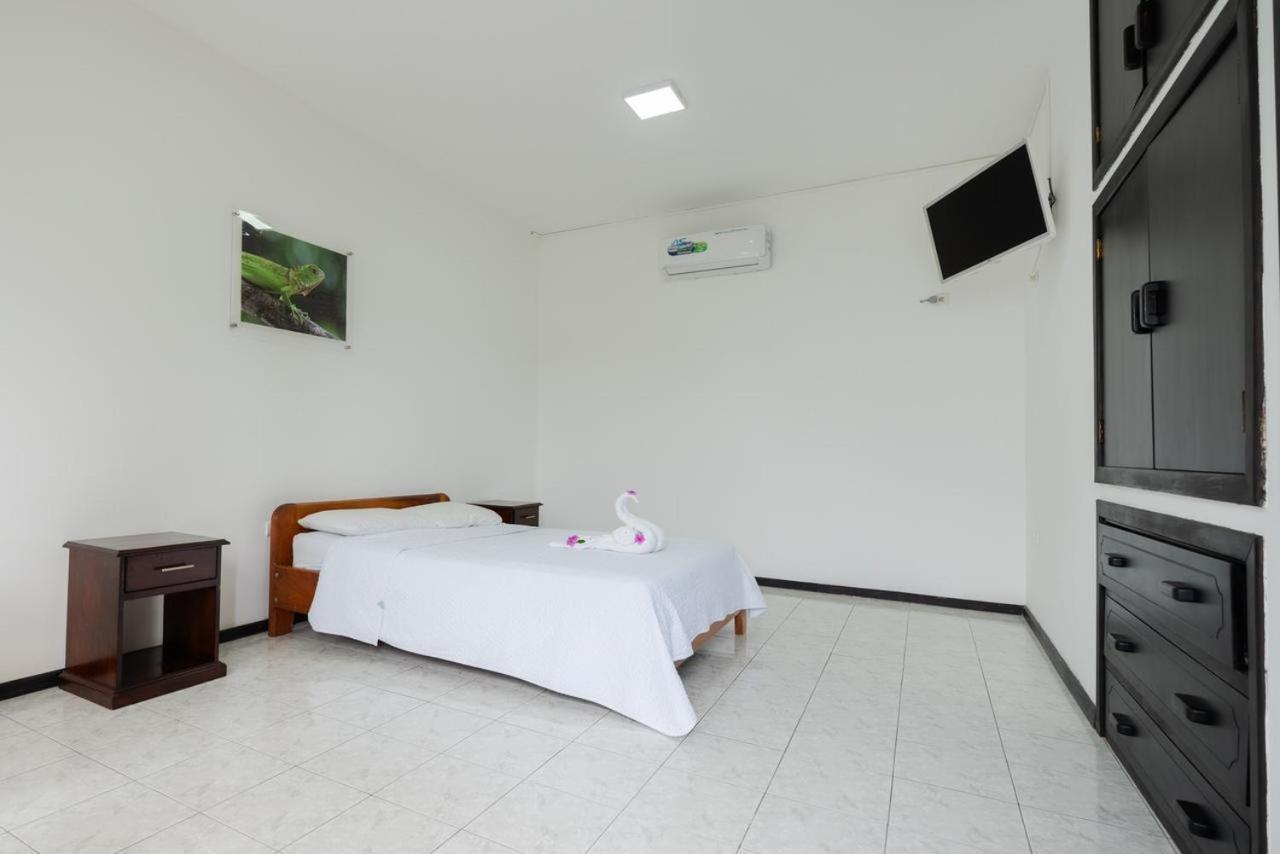 Hotel Pelican Bay Puerto Ayora  Ngoại thất bức ảnh